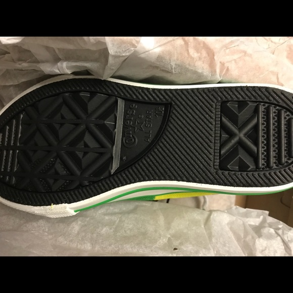 Converse youth high top PRICE IS FIRM - Picture 5 of 6